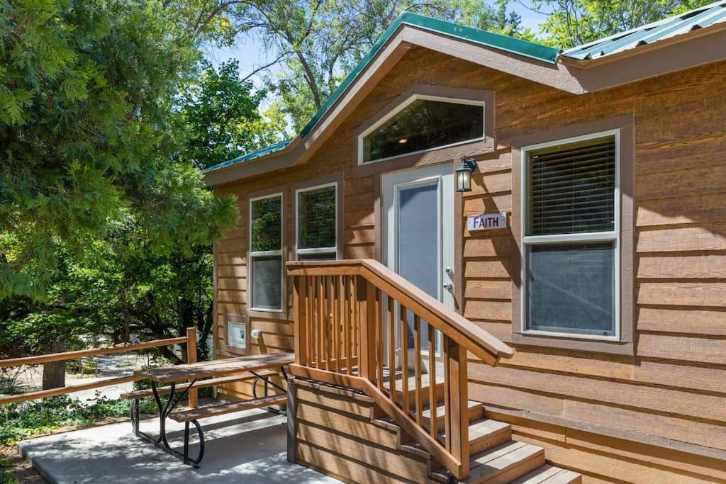 Deluxe Little 2 Min Stroll To Kern River Ferienhaus